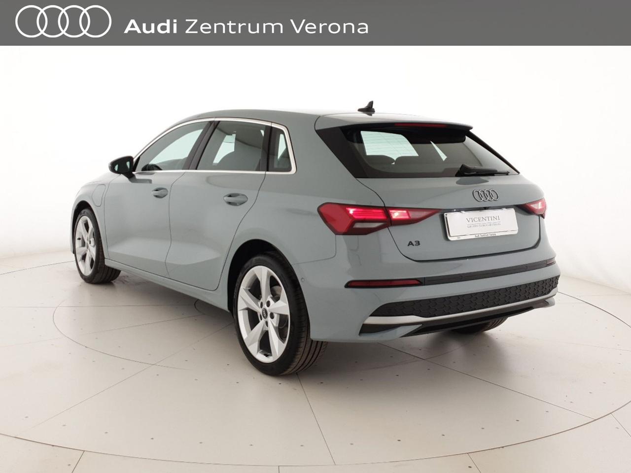 Sportback 40TFSIe 204CV S tronic Business Advanced