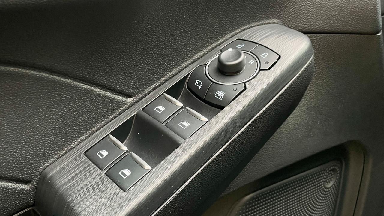 FORD KUGA 2.5 PLUG-IN HYBRID ST-LINE 2WD CVT 225CV - FULL LED