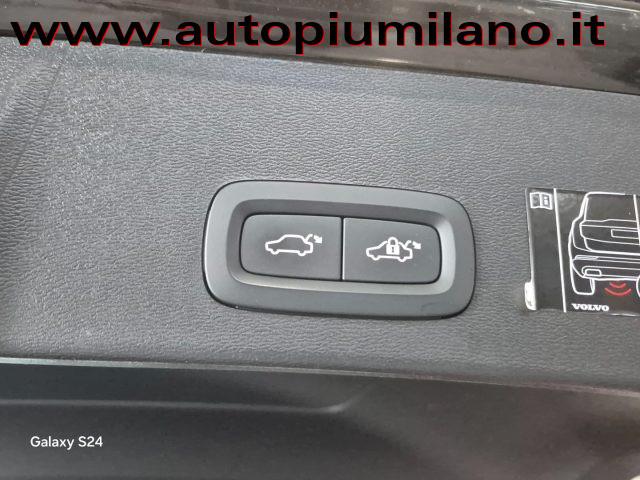 VOLVO XC40 T5 Recharge Plug-in Hybrid Inscription Expression