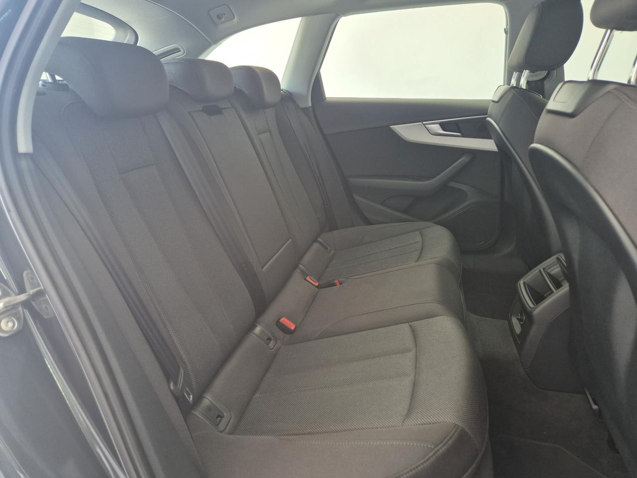 A4 Avant 30 2.0 tdi Business Advanced 163cv S tronic