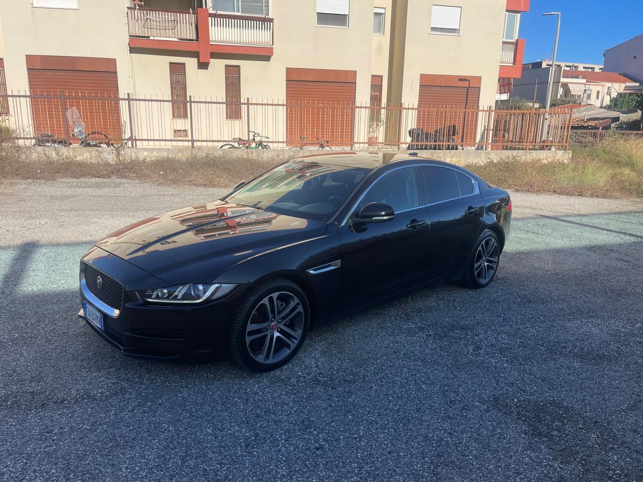 Jaguar XE 2.0 D 180 CV aut.