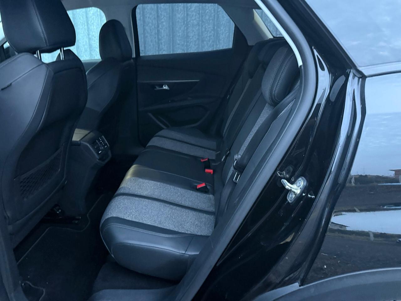 Peugeot 3008 cc1.6 HDI 120CV ALLURE