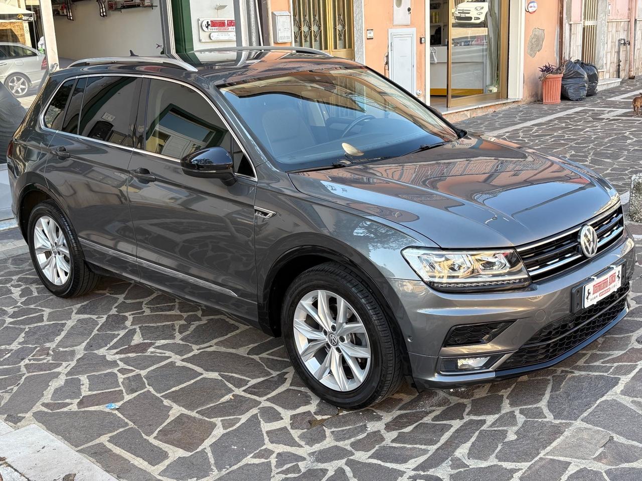 Volkswagen Tiguan 2.0 TDI DSG R-Line FULL/LED/NAV