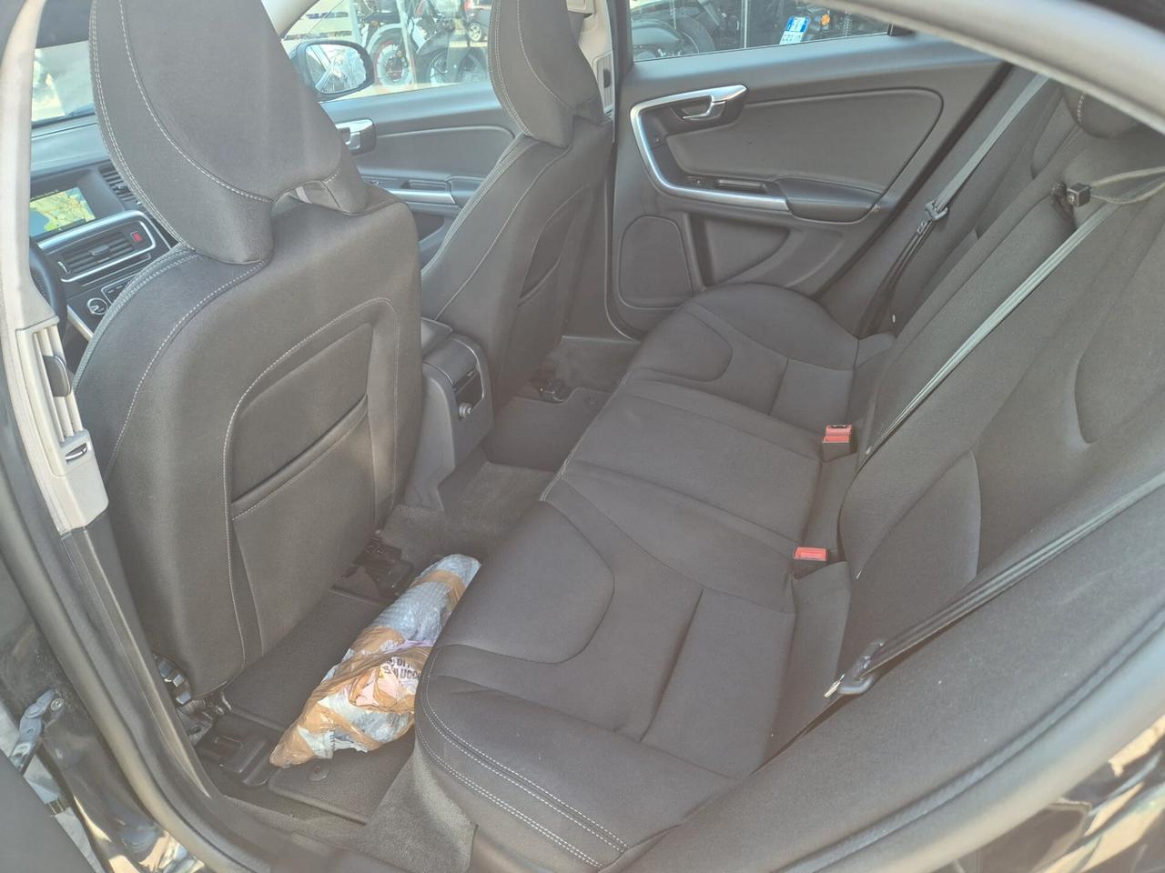 Volvo S60 D2 Kinetic E6B -- IN PREPARAZIONE!