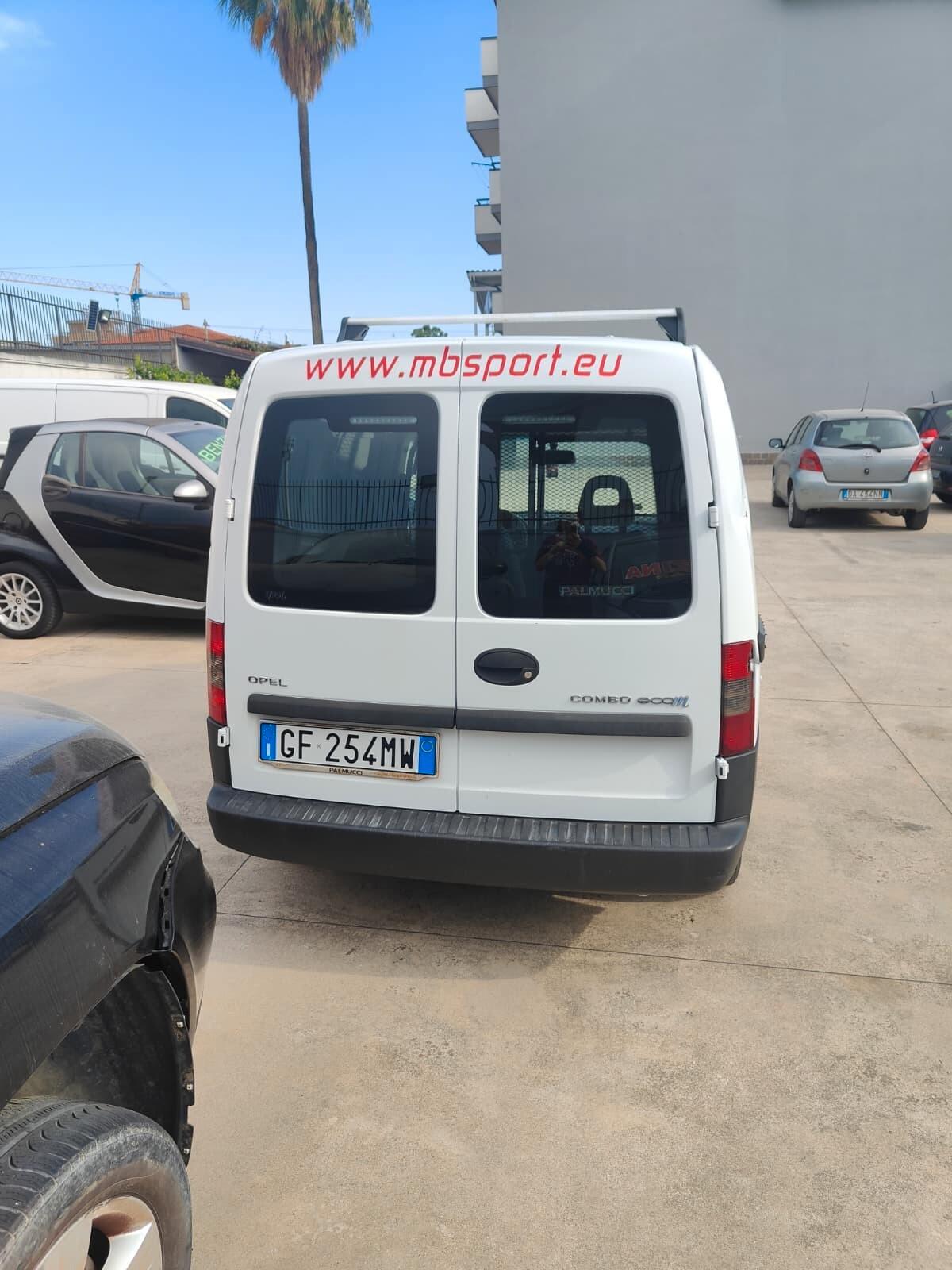 OPEL COMBO MeTANO - PRoVENIENZA TOSCANA