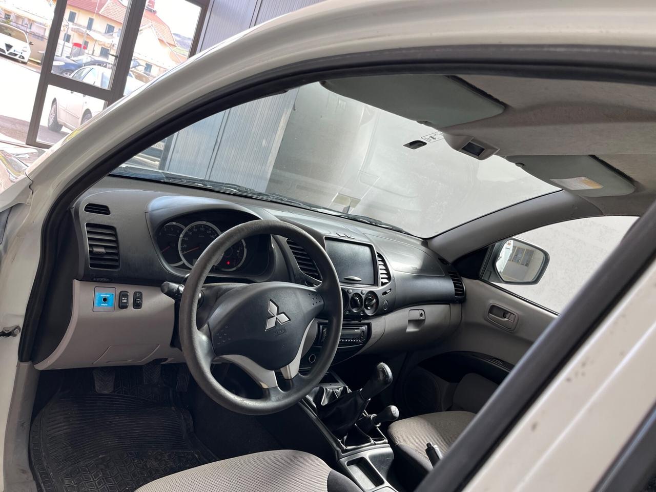 Mitsubishi L200 2.5 4x4 Cassone fisso
