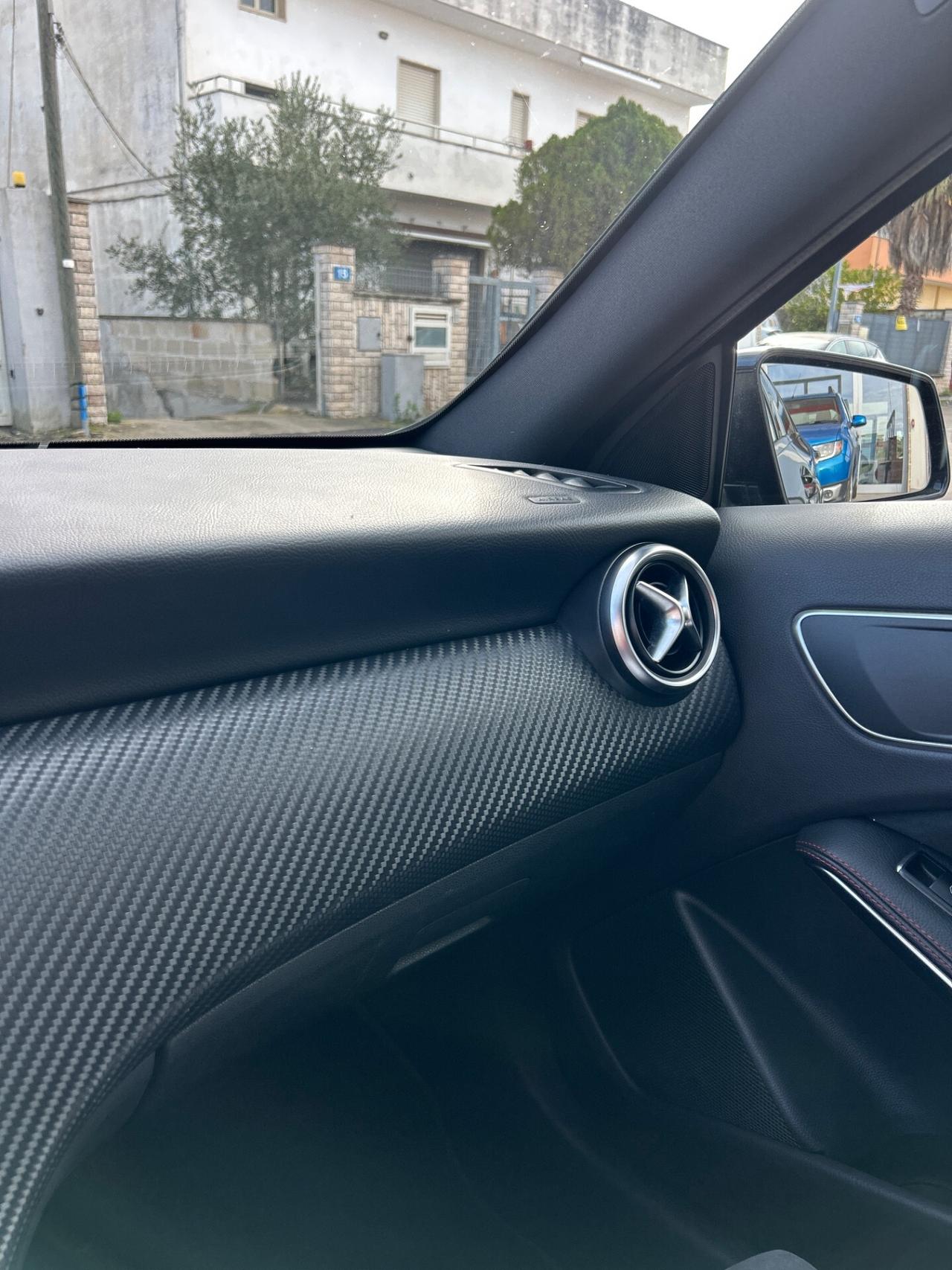 Mercedes-benz A160d Premium AMG -2017