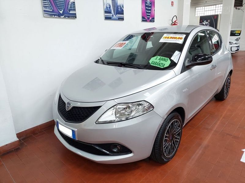 Lancia Ypsilon 1.0 FireFly 5 porte S&amp;S Hybrid Gold - NEOPATENTATI