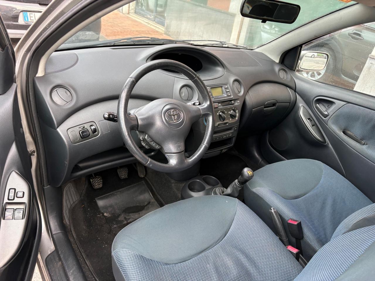 Toyota Yaris 1.0i 16V cat 3 porte Sol