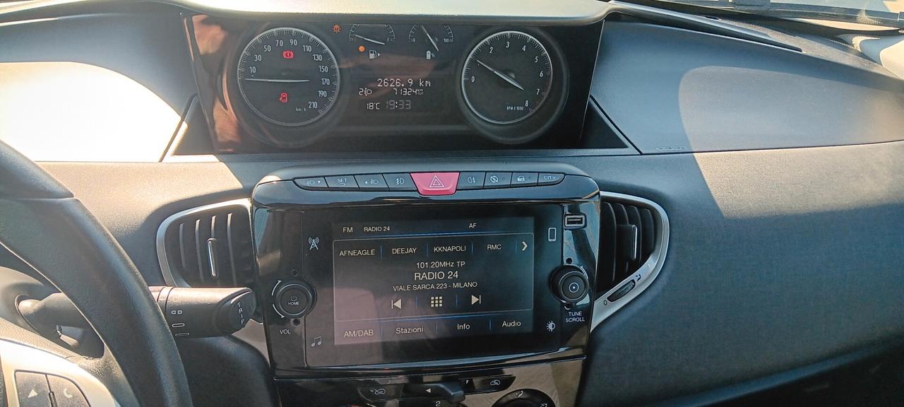 Lancia Ypsilon 1.0 FireFly 5 porte S&S Hybrid Gold