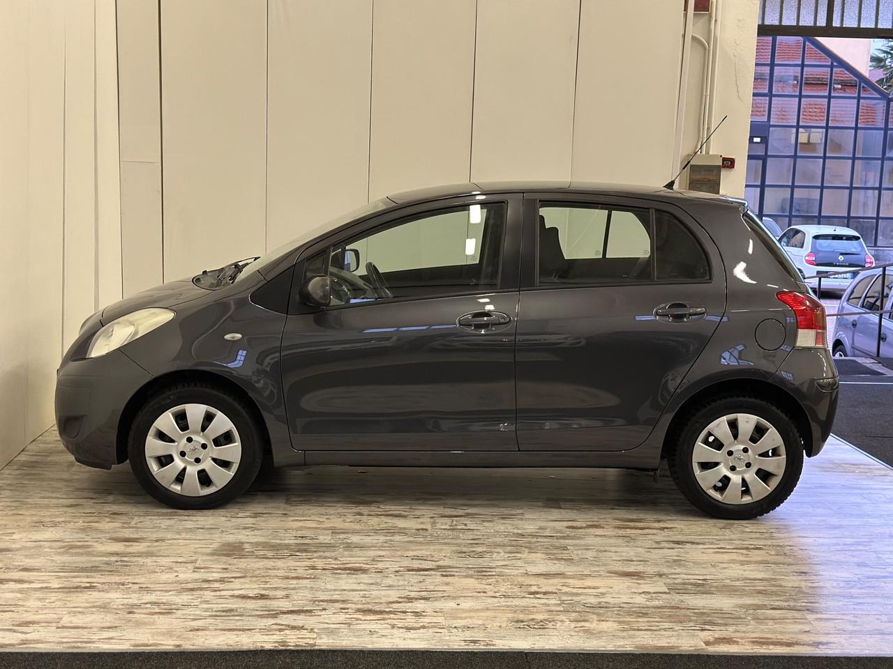 Toyota Yaris 1.0 Benzina 5 porte Ok Neopatentati