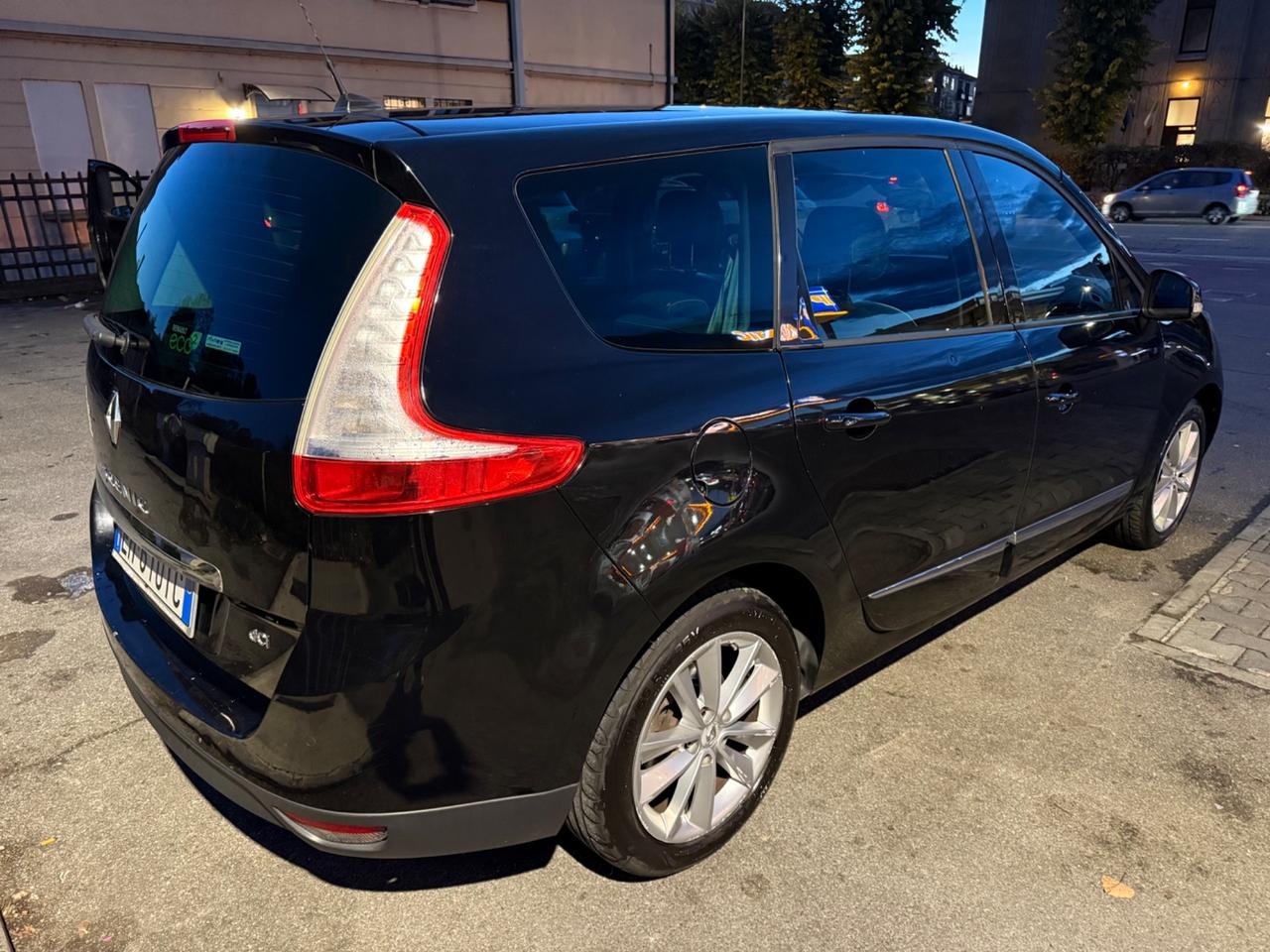 Renault Scenic Scénic 1.5 dCi 110CV S&S Bose 7 posti