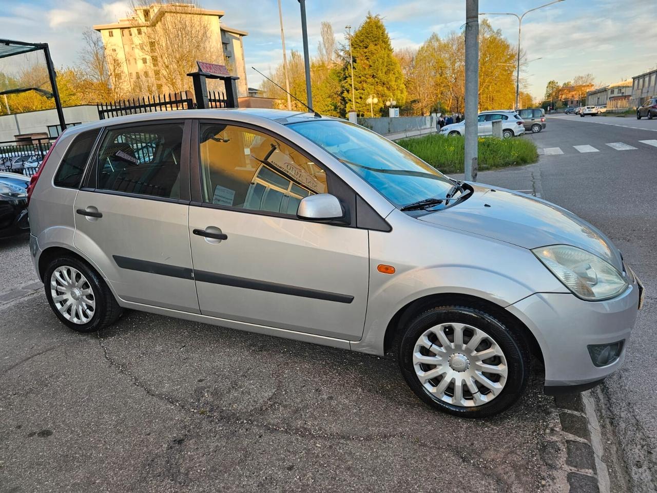 Ford Fiesta 1.2 75cv Ikon*Clima*Servosterzo*Neopatentati*
