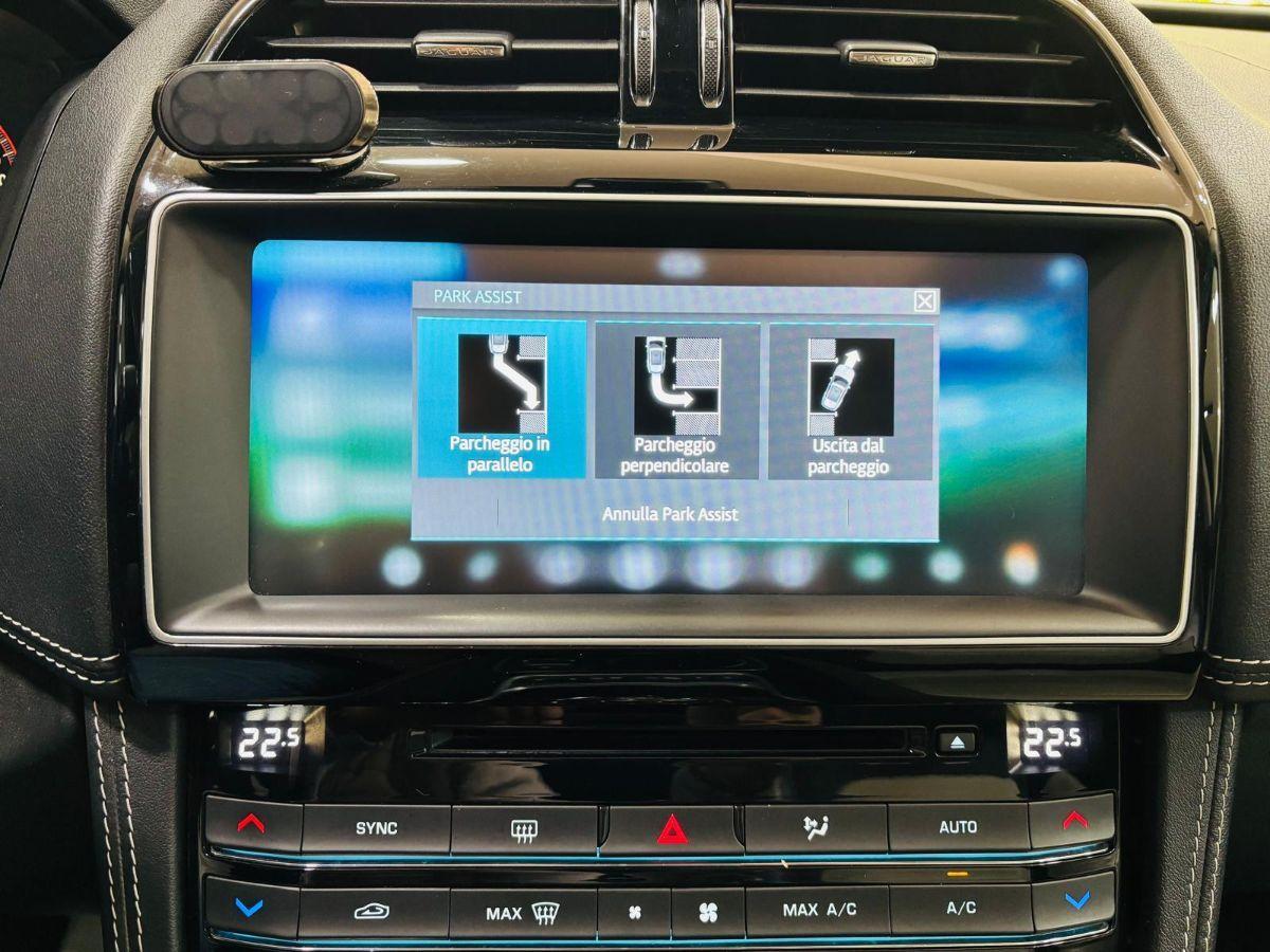 JAGUAR F-Pace 3.0d V6 300 CV AWD aut. First Ed.