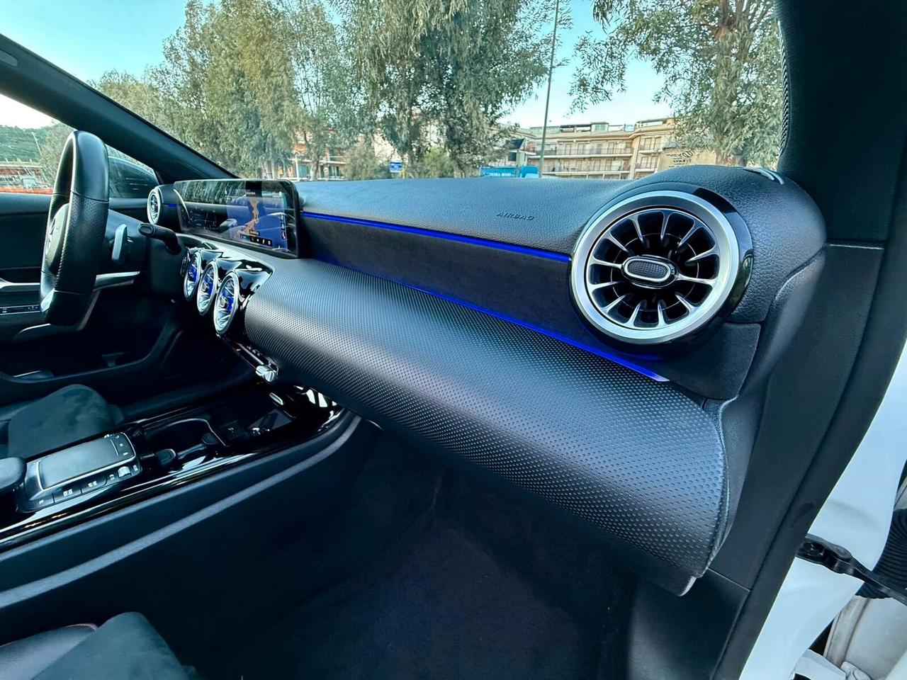 MERCEDES-BENZ A 200 D 150 CV AMG PREMIUM PLUS IVA ESP