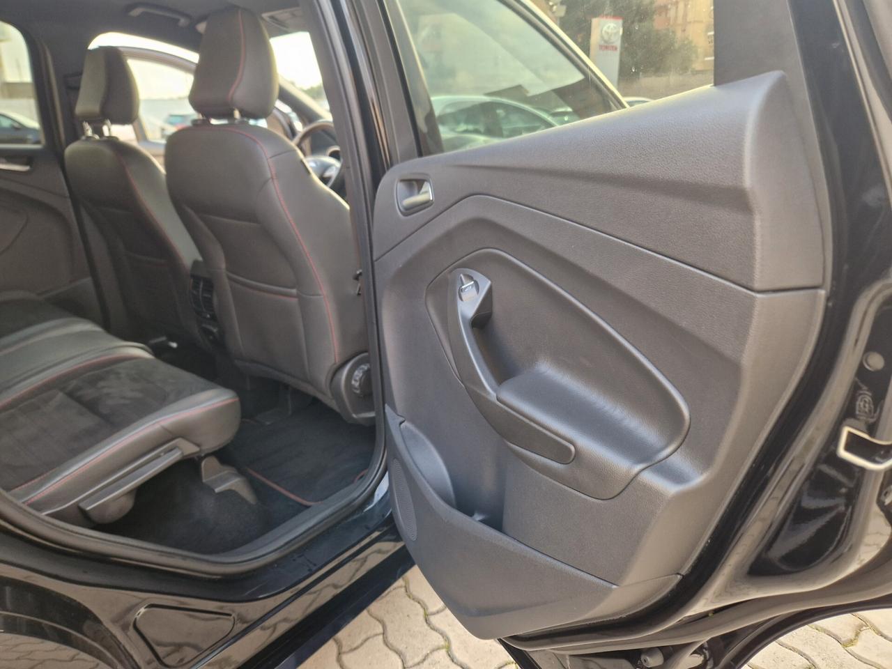 Ford Kuga 2.0 TDCI 180 CV 4WD Powershift ST-Line