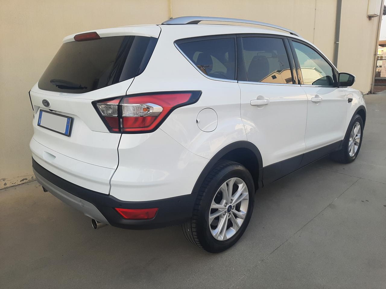 Ford Kuga 1.5 TDCI 120 CV 2WD Powershift Edition