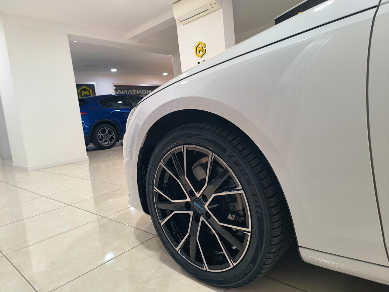 Audi A4 Avant 30 TDI/136 CV S tronic Business