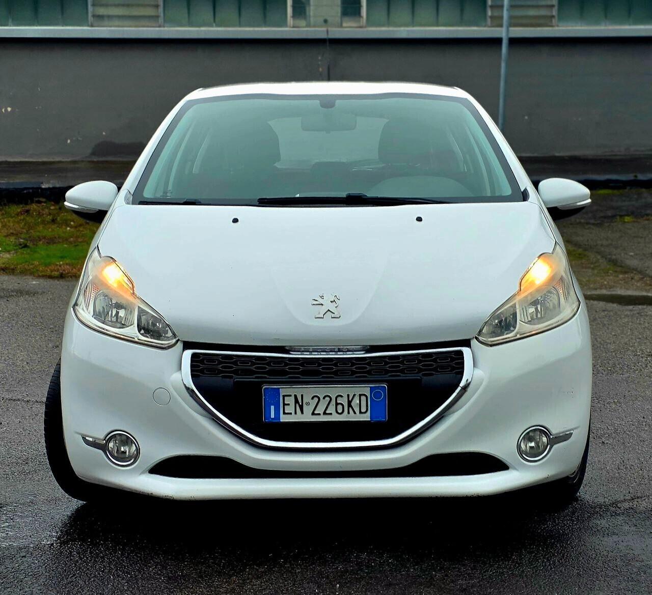 Peugeot 208 1.2 Vti LAVORI FATTI