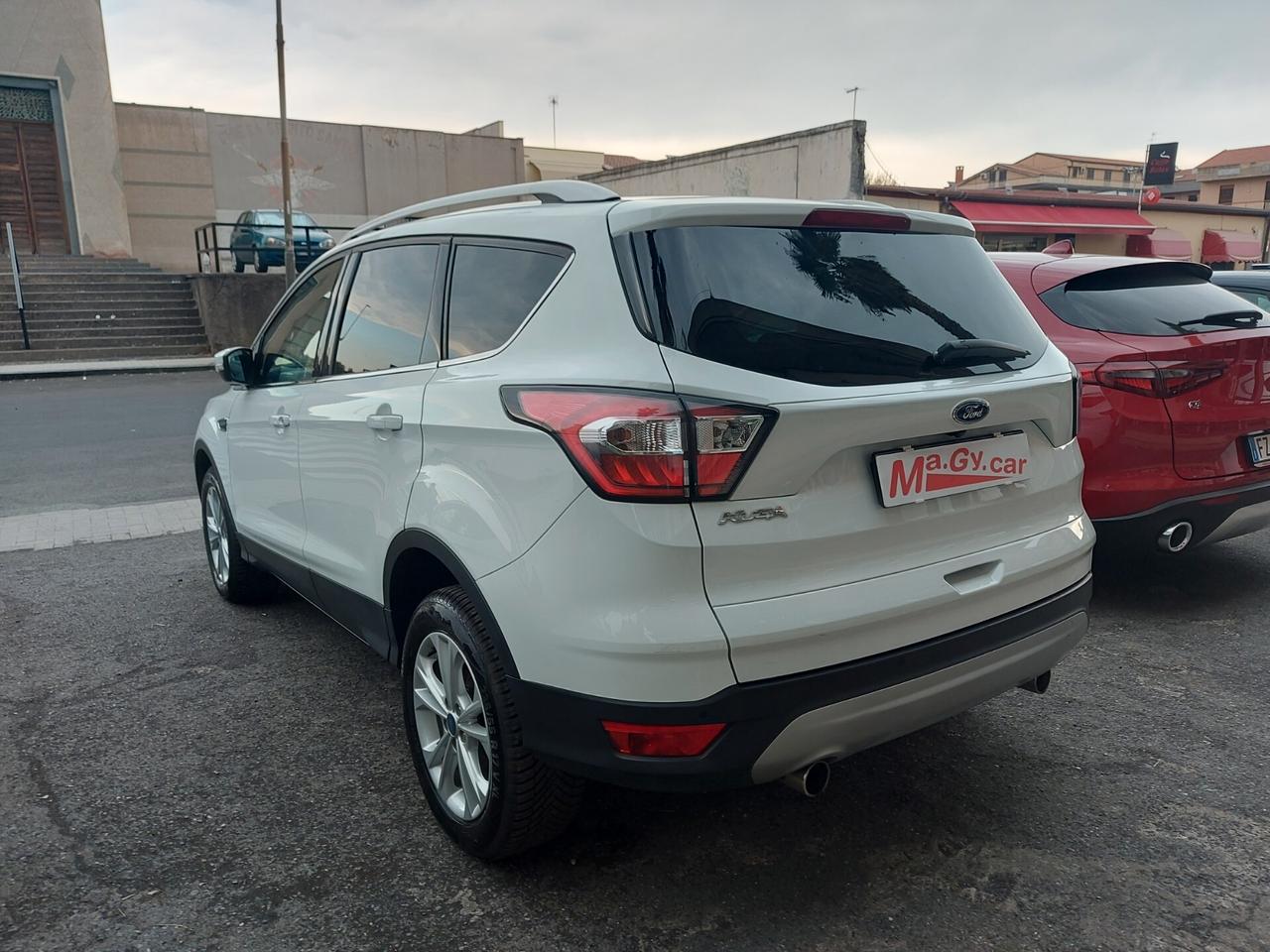 Ford Kuga 1.5 TDCi 120 cv S Titanium