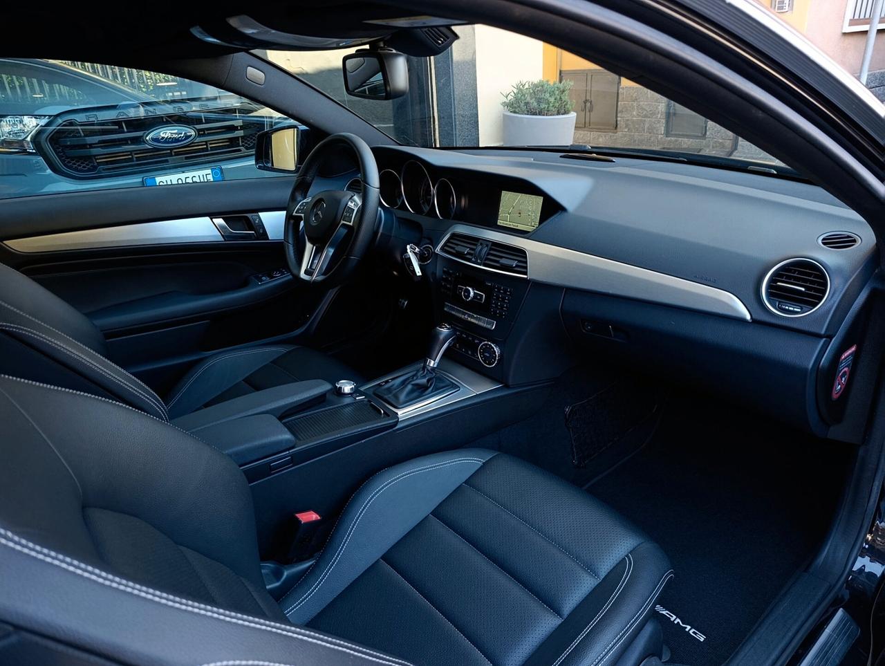 Mercedes-benz C 220 CDI Coupé Avantgarde AMG Edition