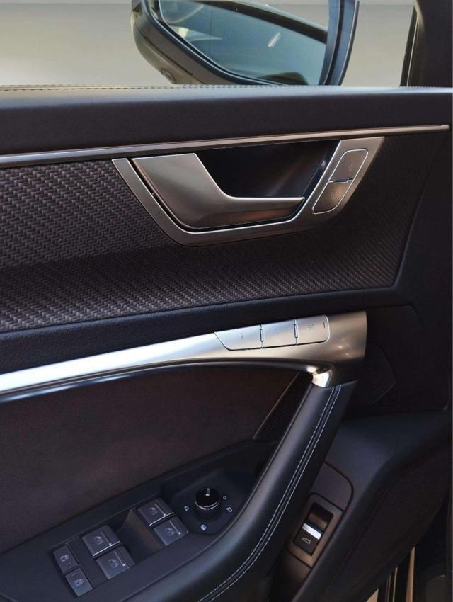 AUDI RS6 Avant 4.0 TFSI V8 quattro tiptronic Color esclusiv