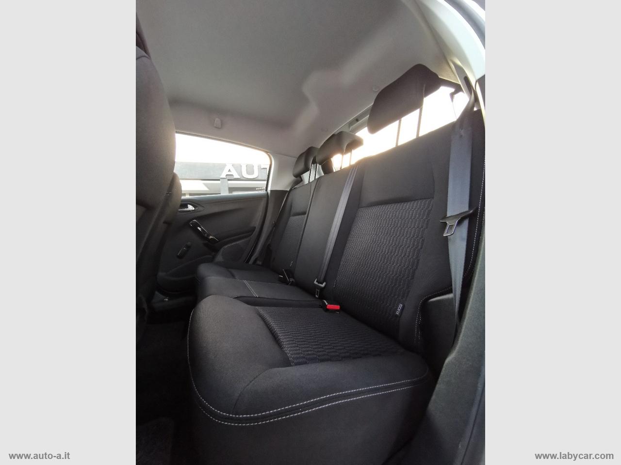 PEUGEOT 208 PureTech 82 5p. Allure