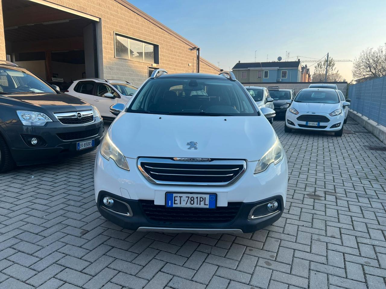 Peugeot 2008 1.6 e-HDi 115 CV Stop&Start Allure