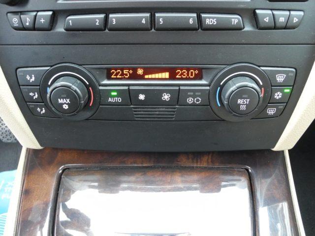 BMW 320 i Touring - PELLE - TETTO APRIBILE - LEGGERE NOTE