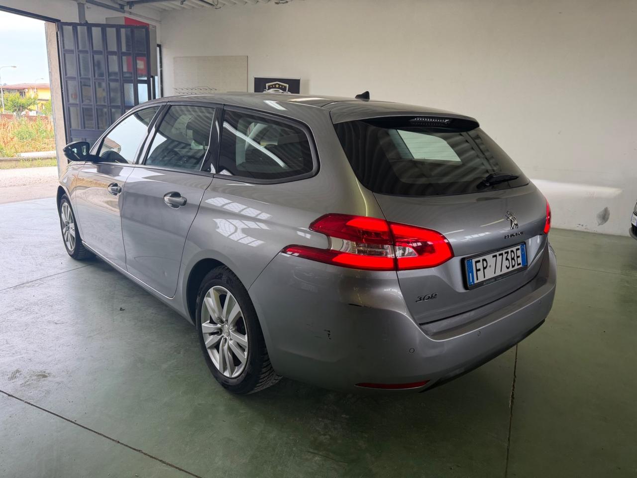 Peugeot 308 BlueHDi 130 S&S SW Allure