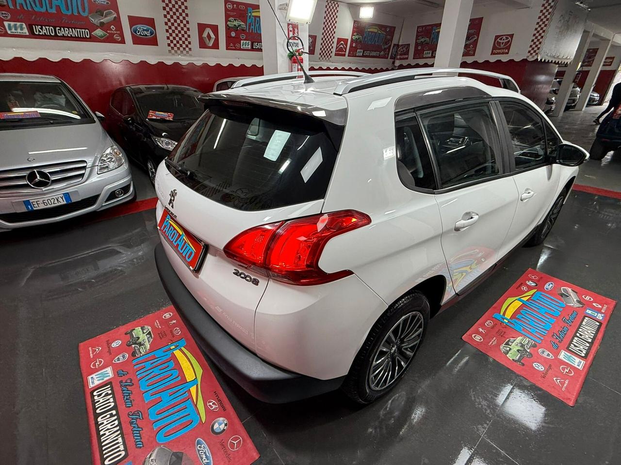Peugeot 2008 1.2 82cv PureTech Allure - 2016