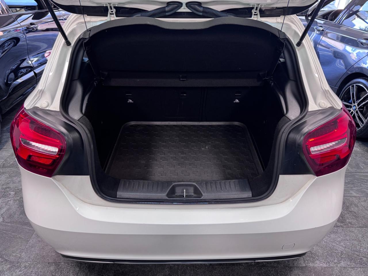 Mercedes-benz A 180 d 110 Cv Sport Finanziabile