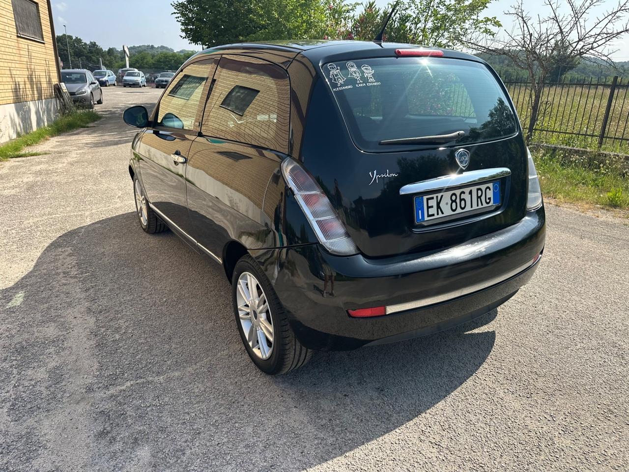 Lancia Ypsilon 1.3 MJT 75 CV