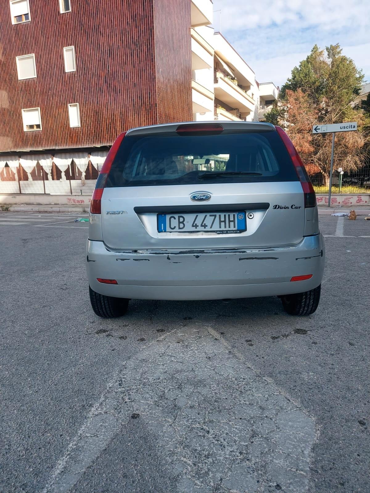Ford Fiesta 1.4 16V 5p. Ghia