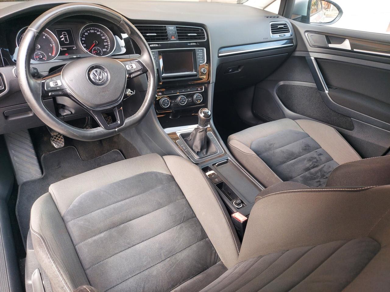 Volkswagen Golf 1.6 TDI 110cv 5p. Km in auostrada
