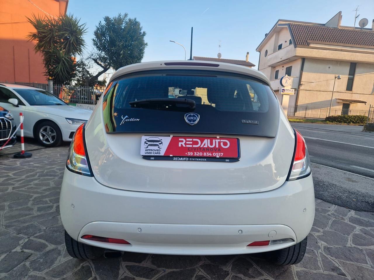 Lancia Ypsilon 1.0 FireFly 5 porte S&S Hybrid Ecochic Gold