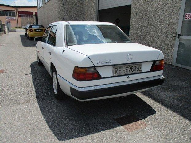 Mercedes 200 E BENZINA