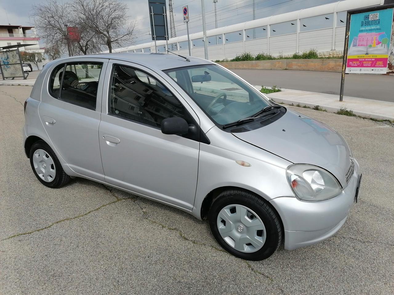 Toyota Yaris Sol 5 porte 1.4 diesel 75cv 2003