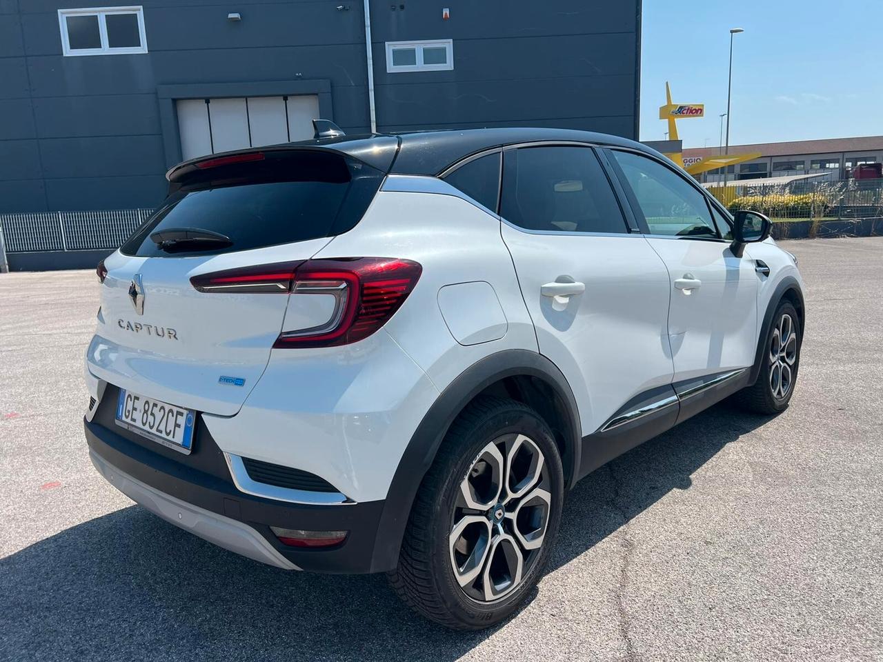 Renault Captur Plug-in Hybrid E-Tech 160 CV Intens