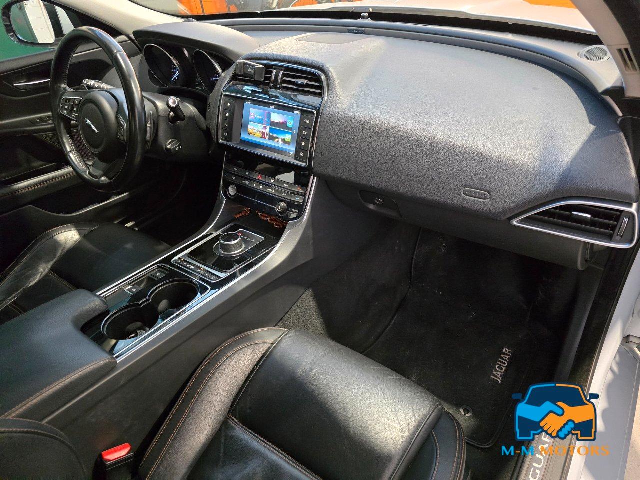 Jaguar XE Berlina XE 2.0d Prestige awd 180cv auto