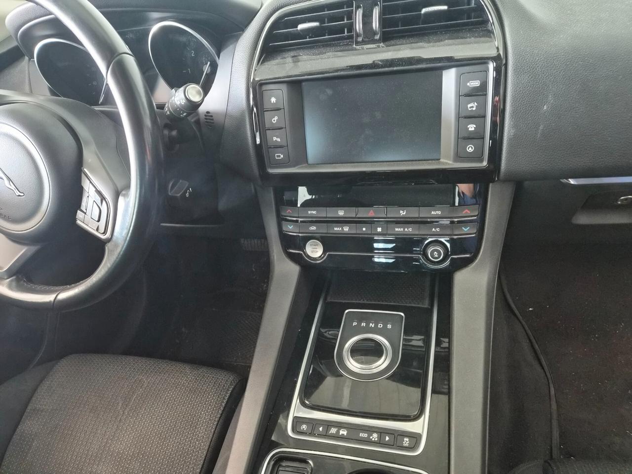 Jaguar F-Pace 2.0 D 180 CV AWD Pure Senza Motore