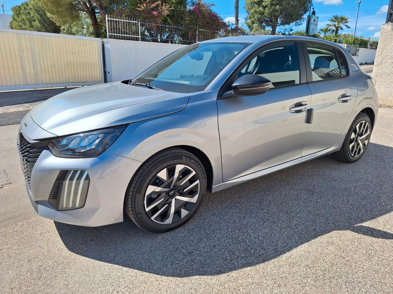 Peugeot 208 PureTech 75 CV STYLE