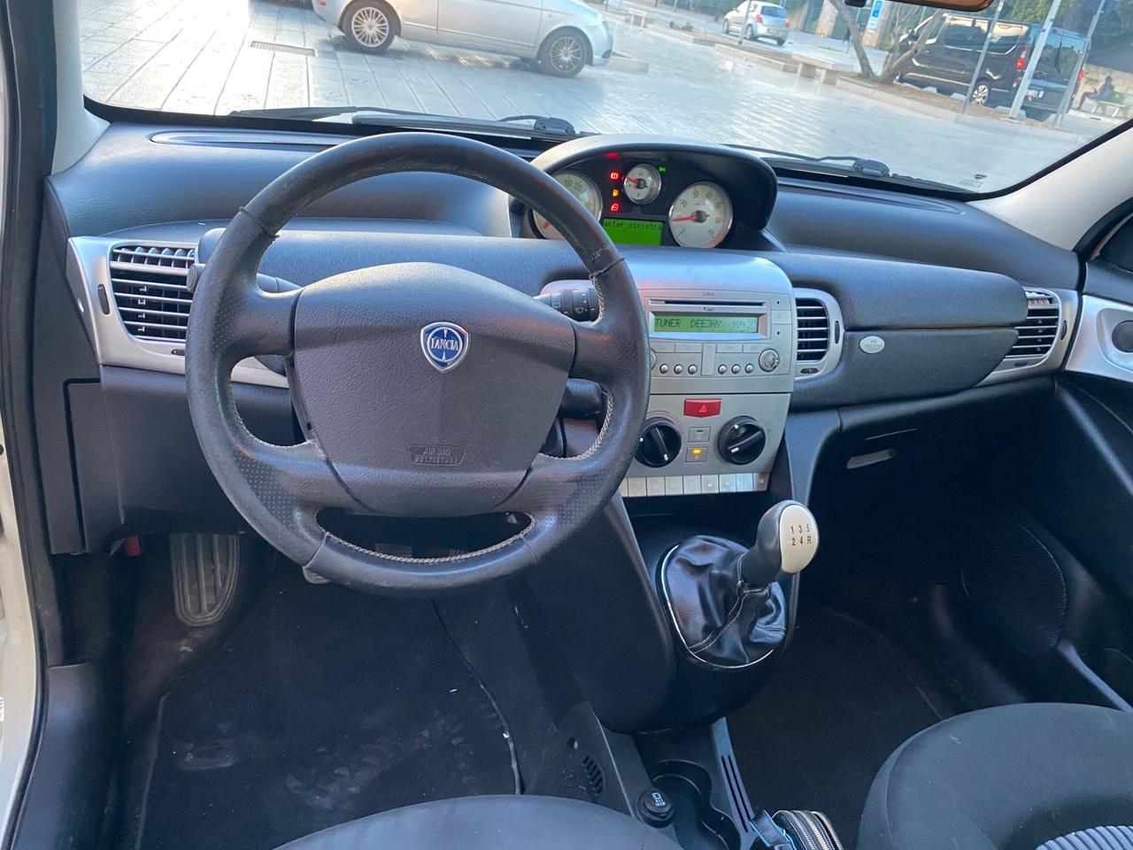 Lancia Ypsilon 1.3 MJT 90 CV Platino