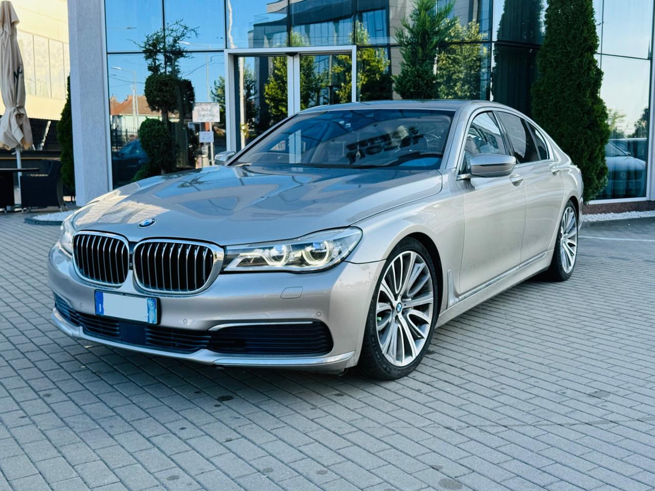 BMW 730d xDrive 265CV Luxury EXPORT