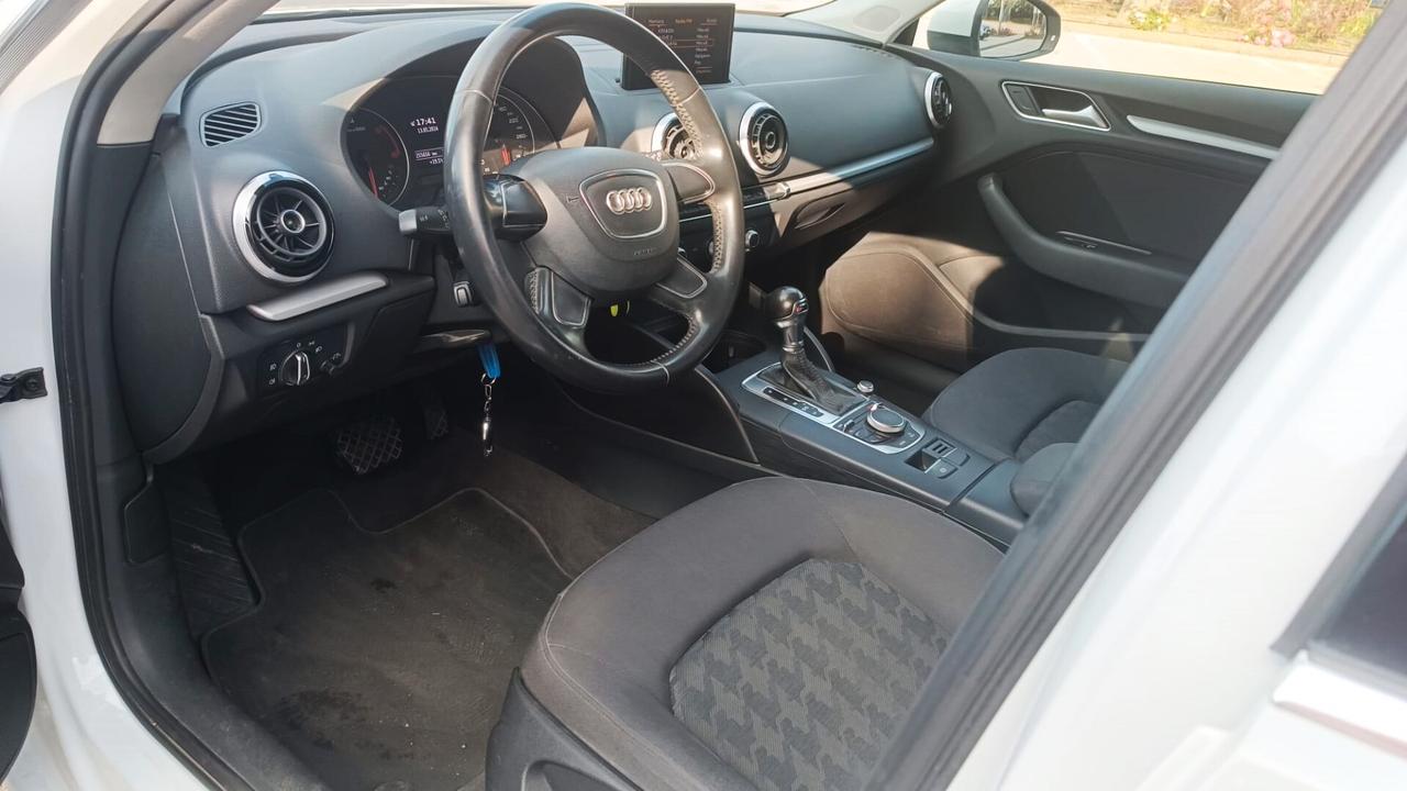 Audi A3 1.6 TDI clean diesel S tronic Attraction