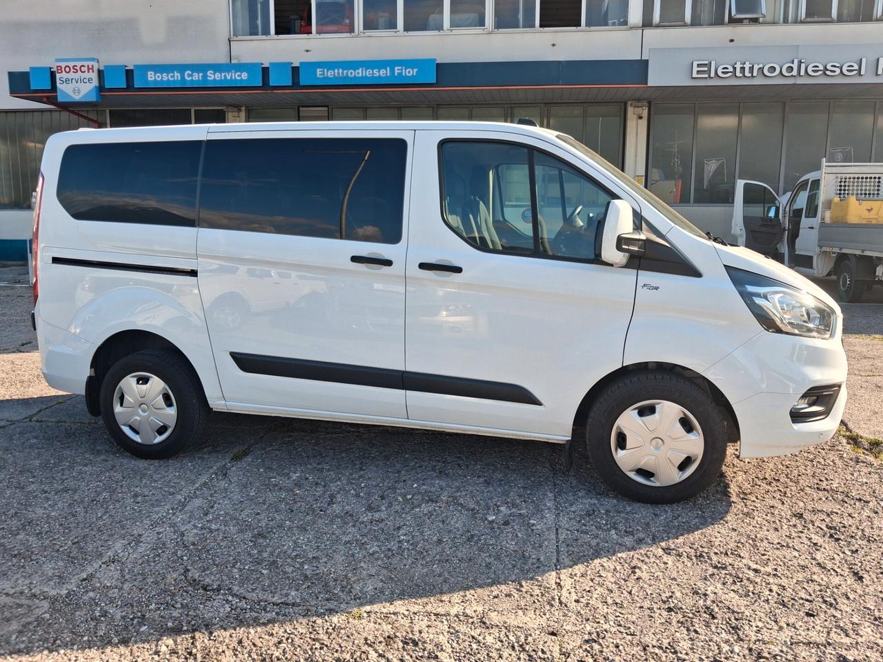 Ford Transit Custom 320 2.0 EcoBlue PC Combi Entry