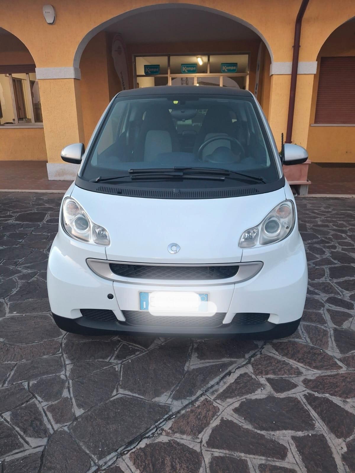 Smart ForTwo 1000 62 kW coupé passion