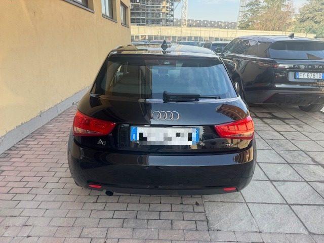 AUDI A1 1.6 TDI 105 CV Attraction