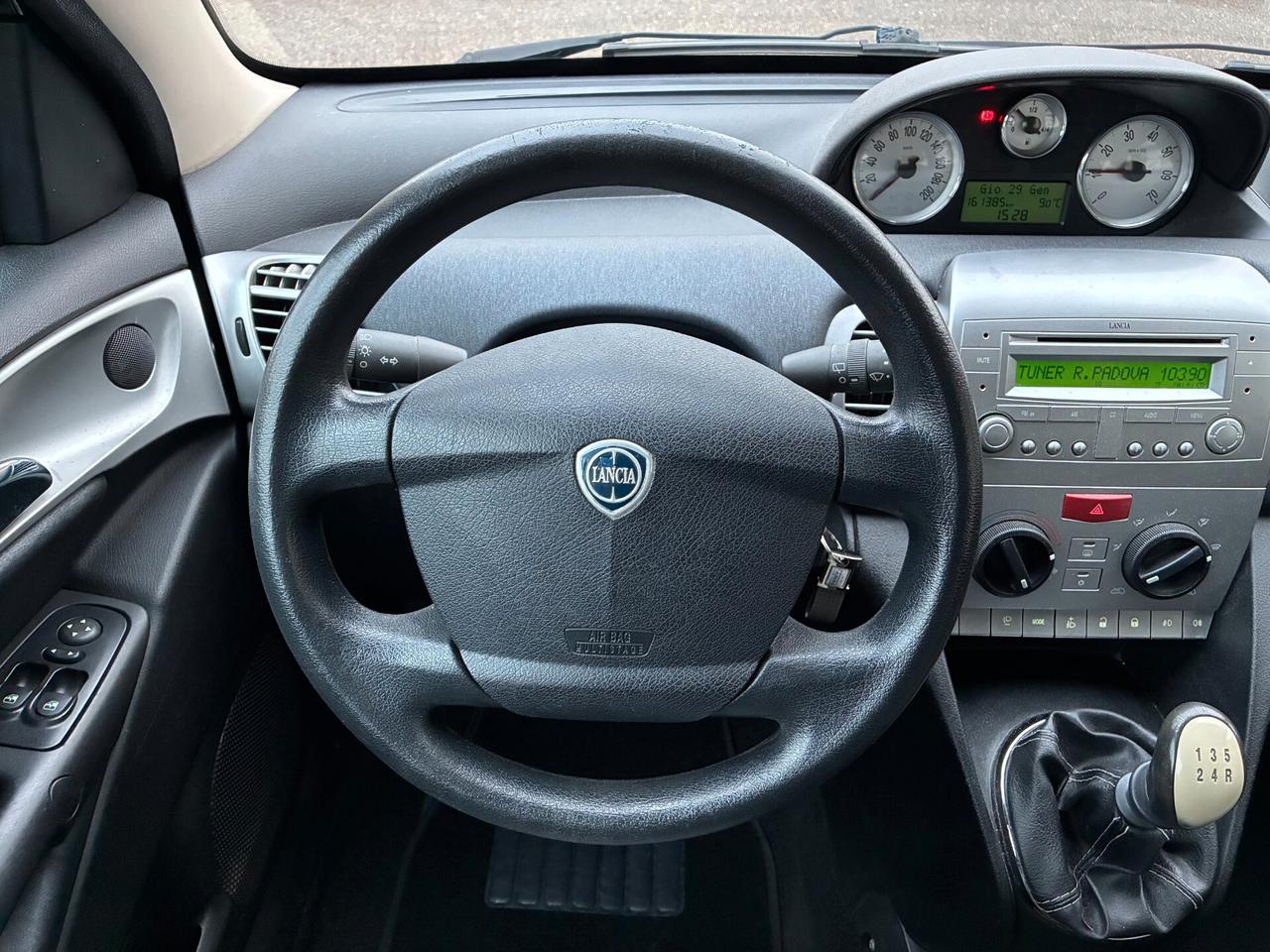 Lancia Ypsilon 1.2 Oro Plus