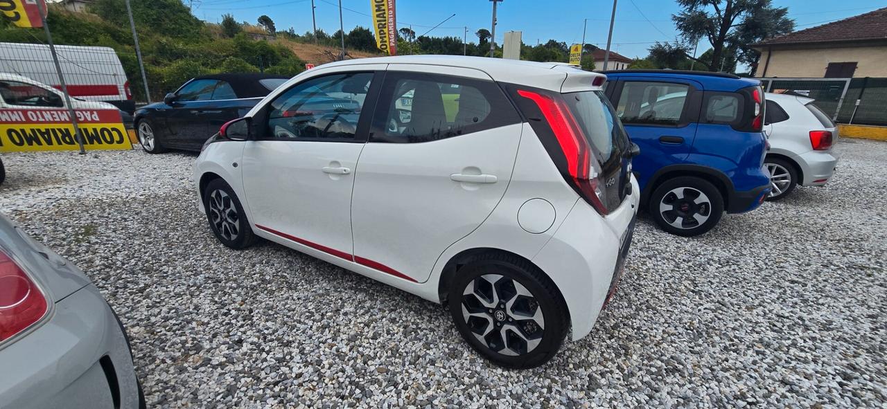 Toyota Aygo 1.0 VVT-i 72 CV 5 porte x-cool